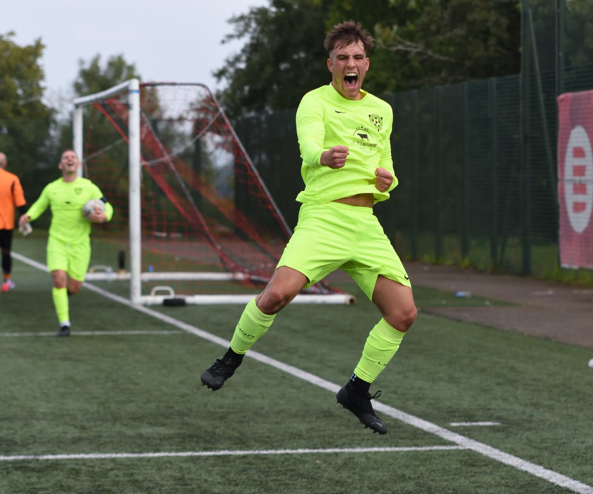 ThornWOS's tweet photo. Goal update ||

Thorn Athletic 5-1 Greenock

It’s a five star showing in Johnstone.

@aaronohare67 picks out @DallingCammy twelve yards from goal and he strikes it into the top corner with his left foot.

Cmon The Thorn! https://t.co/4cfO7ErZLL