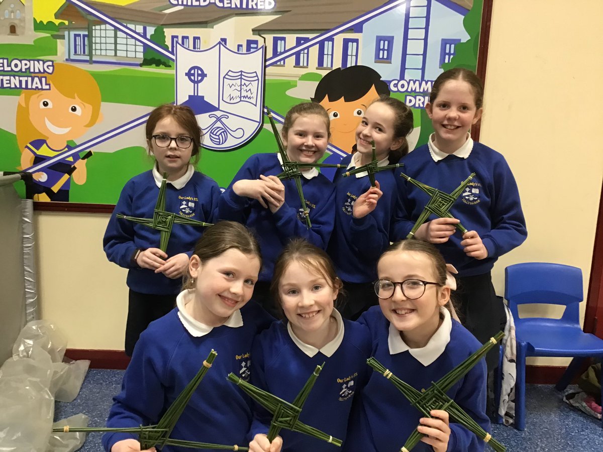 OLPSTullysaran's tweet photo. 🔵 St Brigid’s Cross making Workshop ⚪️ Our P6 &amp; P7 pupils thoroughly enjoyed the opportunity to learn how make St Brigid’s Crosses on Friday afternoon. Thanks to Mary Donnelly &amp; all the volunteers for facilitating this brilliant learning experience!! 
#Learningthroughfriendship https://t.co/virCaFMFnX