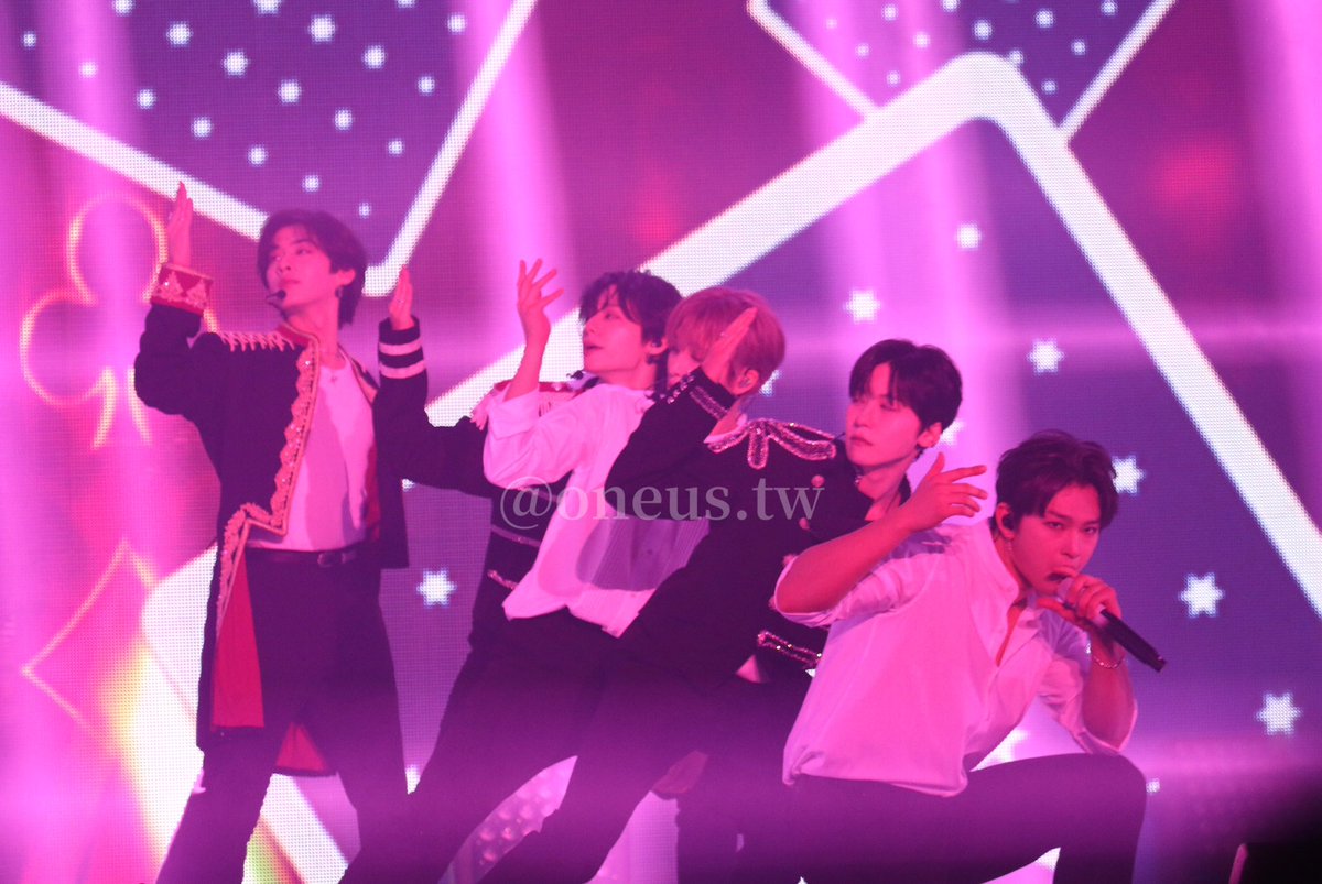 ONEUS_TW's tweet photo. 250201 2ND WORLD TOUR

#ONEUS #원어스 https://t.co/OhO31abRc9