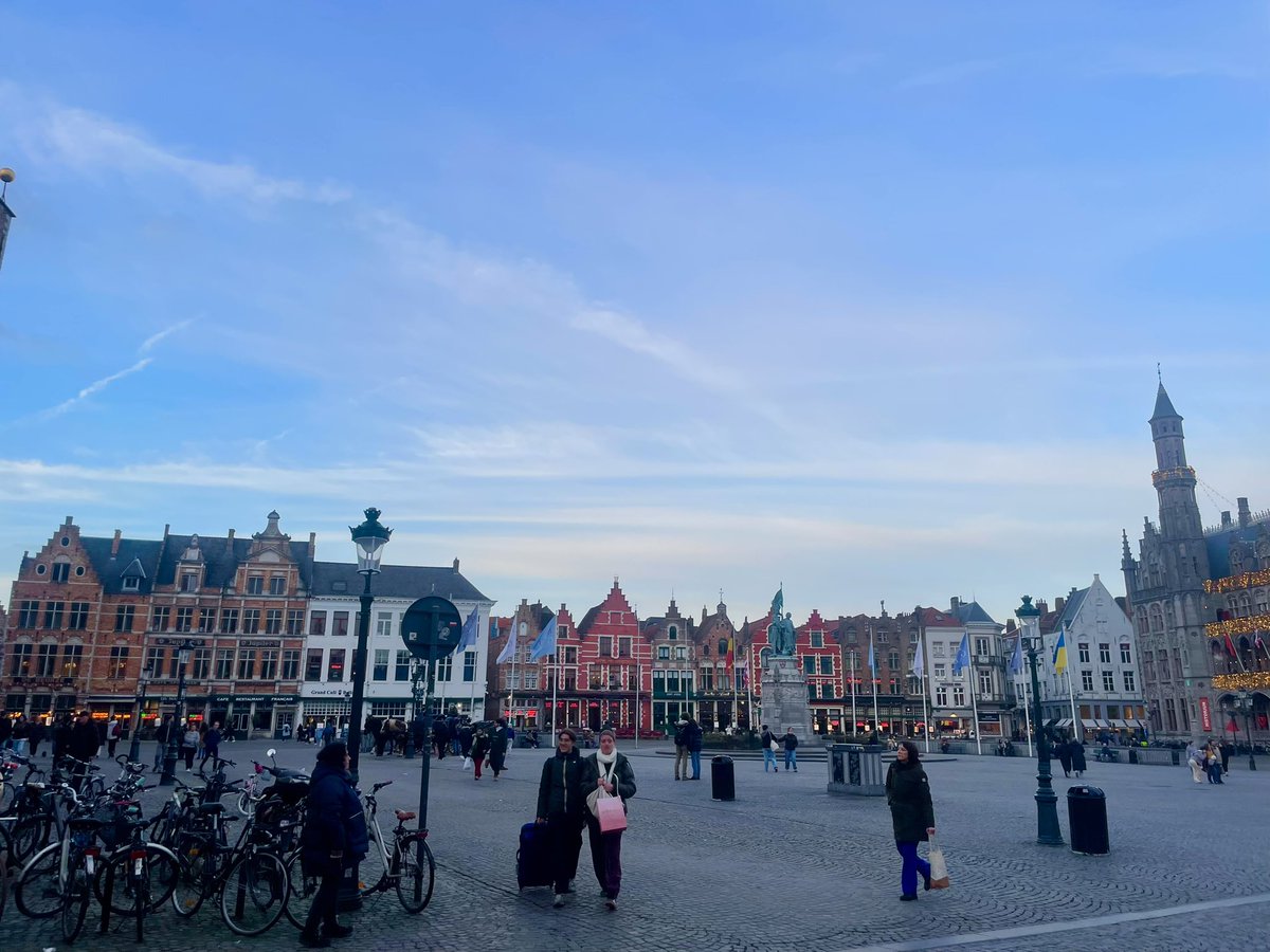 Elisa Agostinetto (@elisaagostinett) on Twitter photo It has been a pleasure to present the results of our translational research project on #lobular breast cancer awarded with a <a href="/GileadSciences/">Gilead Sciences</a> grant at #BSMO25 in the beautiful Bruges🇧🇪 Thanks to <a href="/E_de_Azambuja/">Evandro de Azambuja, MD, PhD</a> and all amazing colleagues & friends
<a href="/JulesBordet/">Institut Jules Bordet Instituut</a> <a href="/mybsmo/">Belgian Society of Medical Oncology</a> <a href="/OncoAlert/">OncoAlert</a> It has been a pleasure to present the results of our translational research project on #lobular breast cancer awarded with a <a href="/GileadSciences/">Gilead Sciences</a> grant at #BSMO25 in the beautiful Bruges🇧🇪 Thanks to <a href="/E_de_Azambuja/">Evandro de Azambuja, MD, PhD</a> and all amazing colleagues & friends
<a href="/JulesBordet/">Institut Jules Bordet Instituut</a> <a href="/mybsmo/">Belgian Society of Medical Oncology</a> <a href="/OncoAlert/">OncoAlert</a>