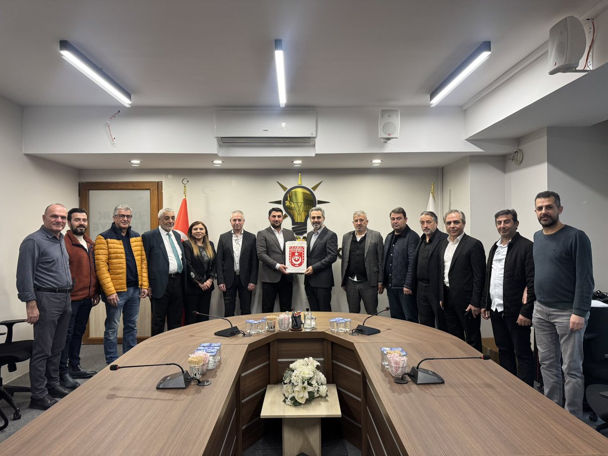 burakcifci34's tweet photo. Ataşehir Sivas’lılar Dernek Başkanı @fatihakinnci ve Yönetim Kurulu Üyeleri İlçe Başkanlığımızda bizlere Hayırlı Olsun ziyaretinde bulundular.

Nazik ziyaretlerinden ötürü Dernek Başkanımız @fatihakinnci bey ve yönetimine çok teşekkür ederim.

Çalışmlarında üstün başarılar dilerim.

@atasehirakparti 
@osmannnurika 
@abdullahozdemir