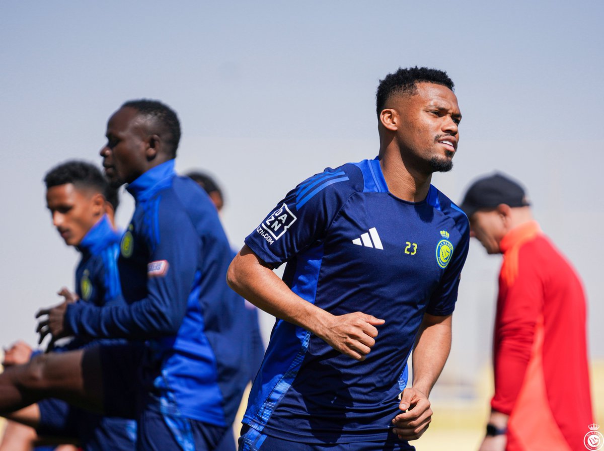 AlNassrFC_EN's tweet photo. Powering up for the ACL clash 🌟🟡 https://t.co/e2hk530z49