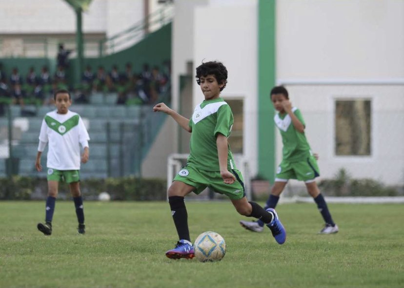 xramez241's tweet image. جماهير الملكي الغالية .. المدرج العظيم ..
تجديد عهد وانتماء .. قبل ان يكون عقد ..
أربعة أعوام قادمة مع #الاهلي سأسعى جاهداً خلالها لتقديم كل ما لدي لخدمة هذا الكيان العظيم كمًا أحب اشكر الاستاذ عبداللطيف الغنام على حرصه الدائم و كونه الاخ قبل الوكيل ، together always💚🤍