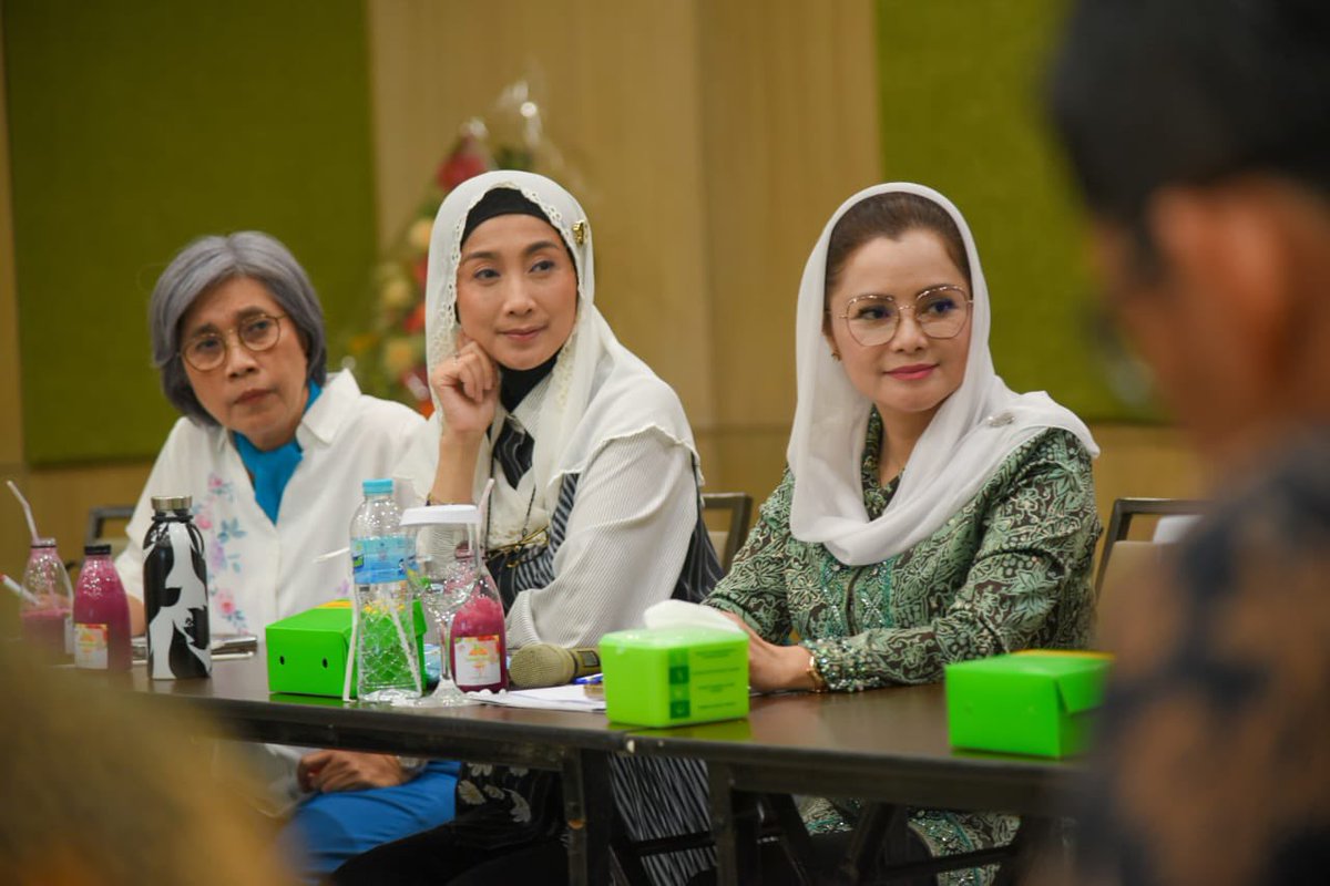 DPR_RI's tweet photo. Badan Urusan Rumah Tangga DPR RI menyoroti, adanya satu layanan di RS Indriati Solo Baru yang belum tercover oleh layanan BPJS Kesehatan, yaitu layanan Cathlab, Jumat (31/01/2025). #BURTDPR #KunkerDPR https://t.co/AoUgbgrcDN