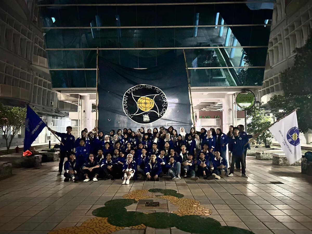 zanriz_'s tweet photo. Review semester 3 di Meteorologi ITB⛈️🌬🛫

Belajar apa aja yahh??🤔☁️✨️

[A thread] https://t.co/lzjSJQmcmP