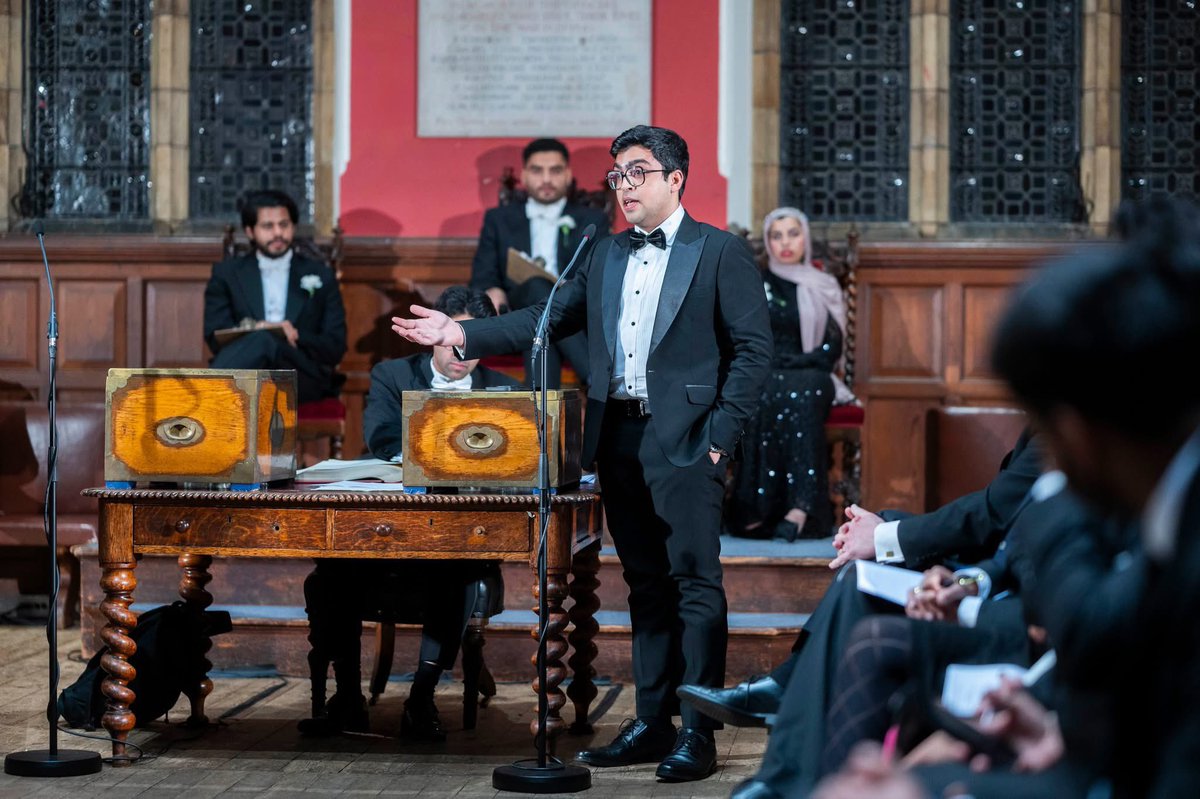 Speaking where history speaks…

Gave a floor speech on the case for liberal democracy as a panacea to the #GlobalSouth 

<a href="/OxfordUnion/">Oxford Union</a>