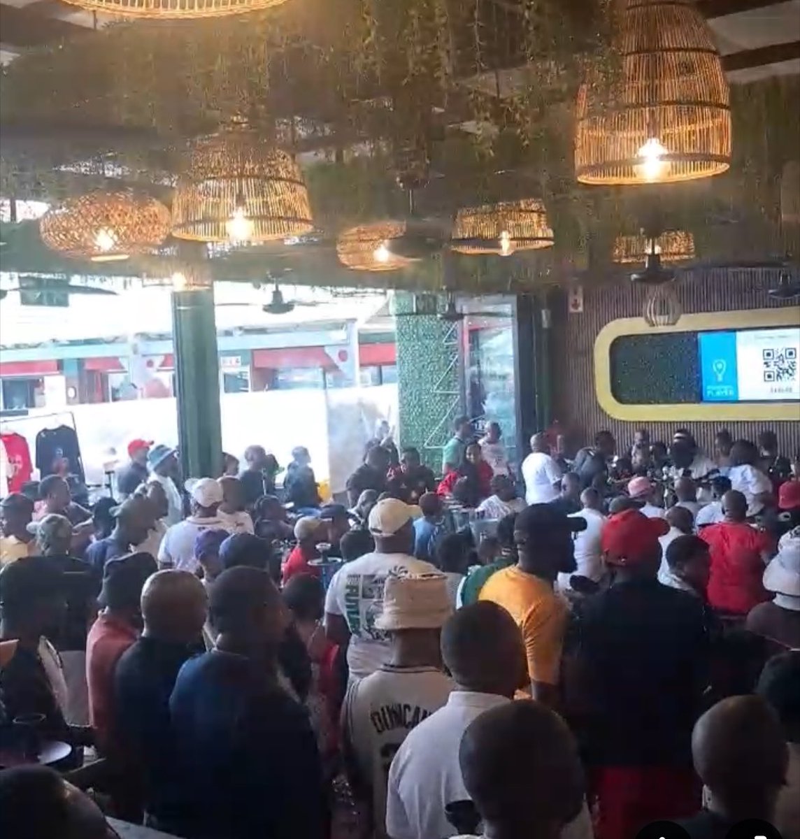 DJ_Buhle's tweet photo. It's a full house.
#Kofifi https://t.co/DSrKAZe20X