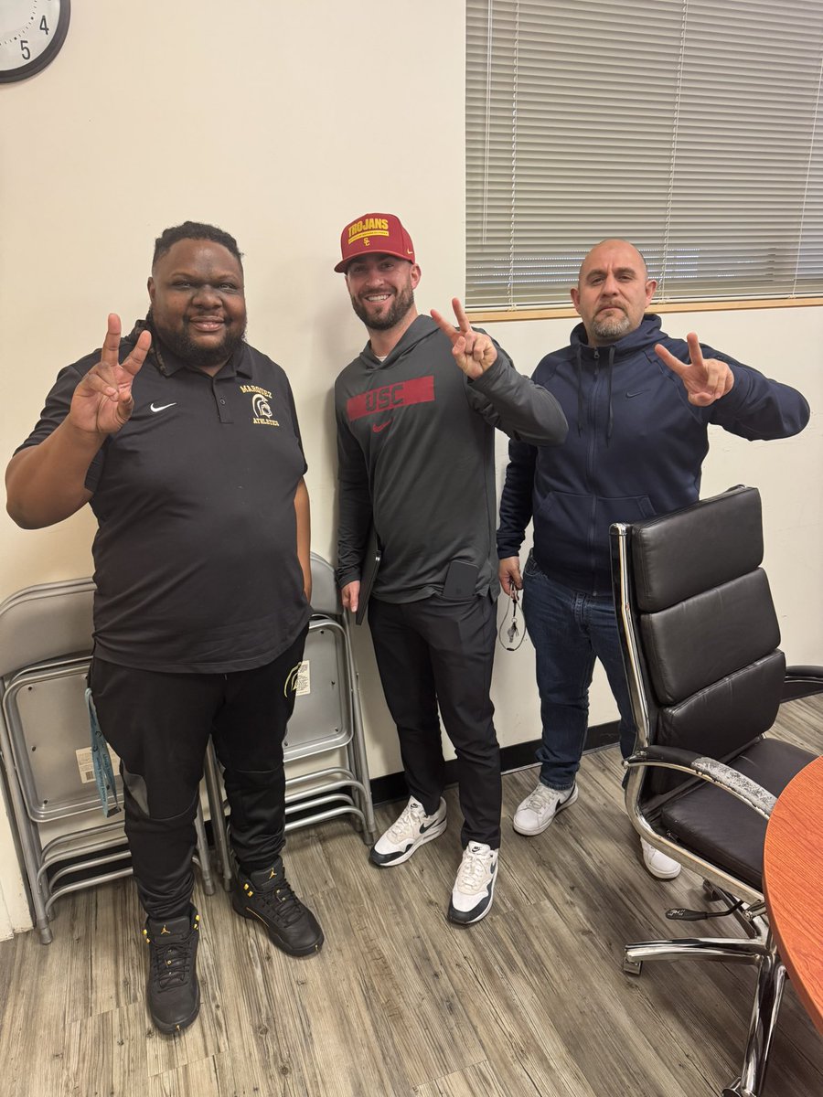 Marquez HS Boys Basketball (@tucker_bbq) on Twitter photo Marquez Football Appreciate <a href="/uscfb/">USC Football ✌️</a> WR coach <a href="/CoachChadSavage/">Chad Savage</a> for coming by <a href="/SSJ_MarquezHS_/">Márquez SSJ</a> and recruiting our student athletes #FightOn
<a href="/USC_Athletics/">USC Trojans</a>
<a href="/uscfootball/">USC Trojans Football</a> <a href="/latsondheimer/">eric sondheimer</a> #theworkwillshow #hardworkpaysoff <a href="/SSJ_MarquezHS_/">Márquez SSJ</a> <a href="/MHS_Athletics12/">Marquez Athletics</a> Marquez Football Appreciate <a href="/uscfb/">USC Football ✌️</a> WR coach <a href="/CoachChadSavage/">Chad Savage</a> for coming by <a href="/SSJ_MarquezHS_/">Márquez SSJ</a> and recruiting our student athletes #FightOn
<a href="/USC_Athletics/">USC Trojans</a>
<a href="/uscfootball/">USC Trojans Football</a> <a href="/latsondheimer/">eric sondheimer</a> #theworkwillshow #hardworkpaysoff <a href="/SSJ_MarquezHS_/">Márquez SSJ</a> <a href="/MHS_Athletics12/">Marquez Athletics</a>