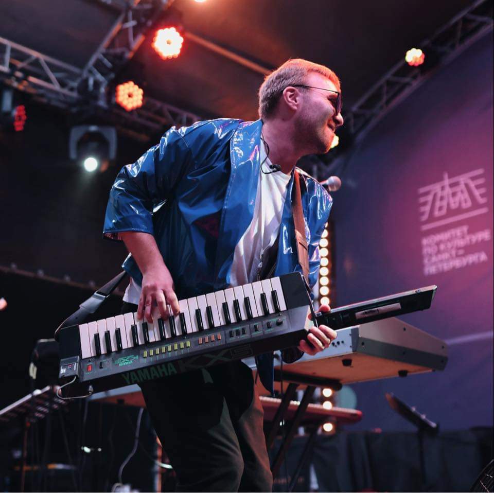 CapitalJazzClub's tweet photo. #NowPlaying, *On The Stork's Wings*, off @ValeriyStepanov #FusionProject's *Album No. 2*. (2022). The #CapitalJazzClub984, with #JacobAsiyo & @KaimaMwiti.
Pavol Jeno: Trumpet
Mario Garbera: Tenor Sax
Calvin Rodgers: Drums
Alex Hutchings: Guitar
Valerie Stepanov: Keyboards, Synths https://t.co/ABZxExZ011