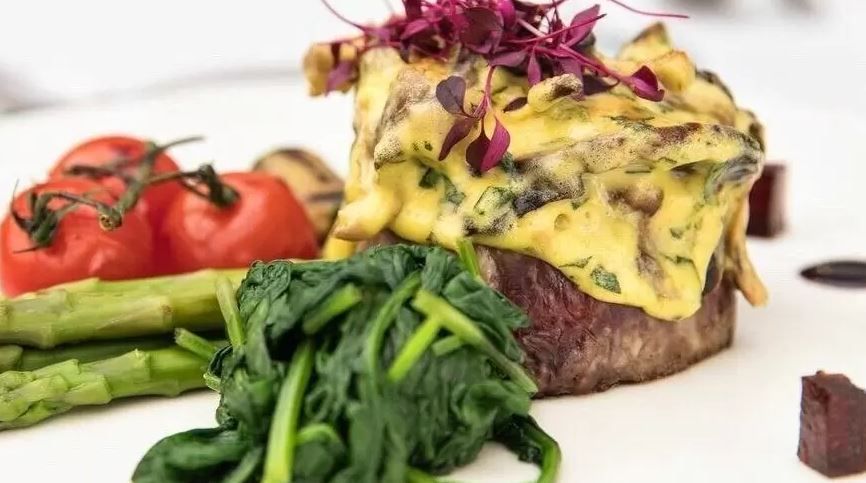 TheBBDirectory's tweet photo. 🥩 Master the Art of Steak at The Lord Bute 🥂
Renowned chef Bradley Green invites guests to uncover the secrets of cooking the perfect steak with a sauce in an exclusive masterclass at The Lord Bute.
https://t.co/N9XQuv5lnb
#SteakMasterclass #CulinaryExperience #LearnFromTheBest https://t.co/MqRrrY6jLs
