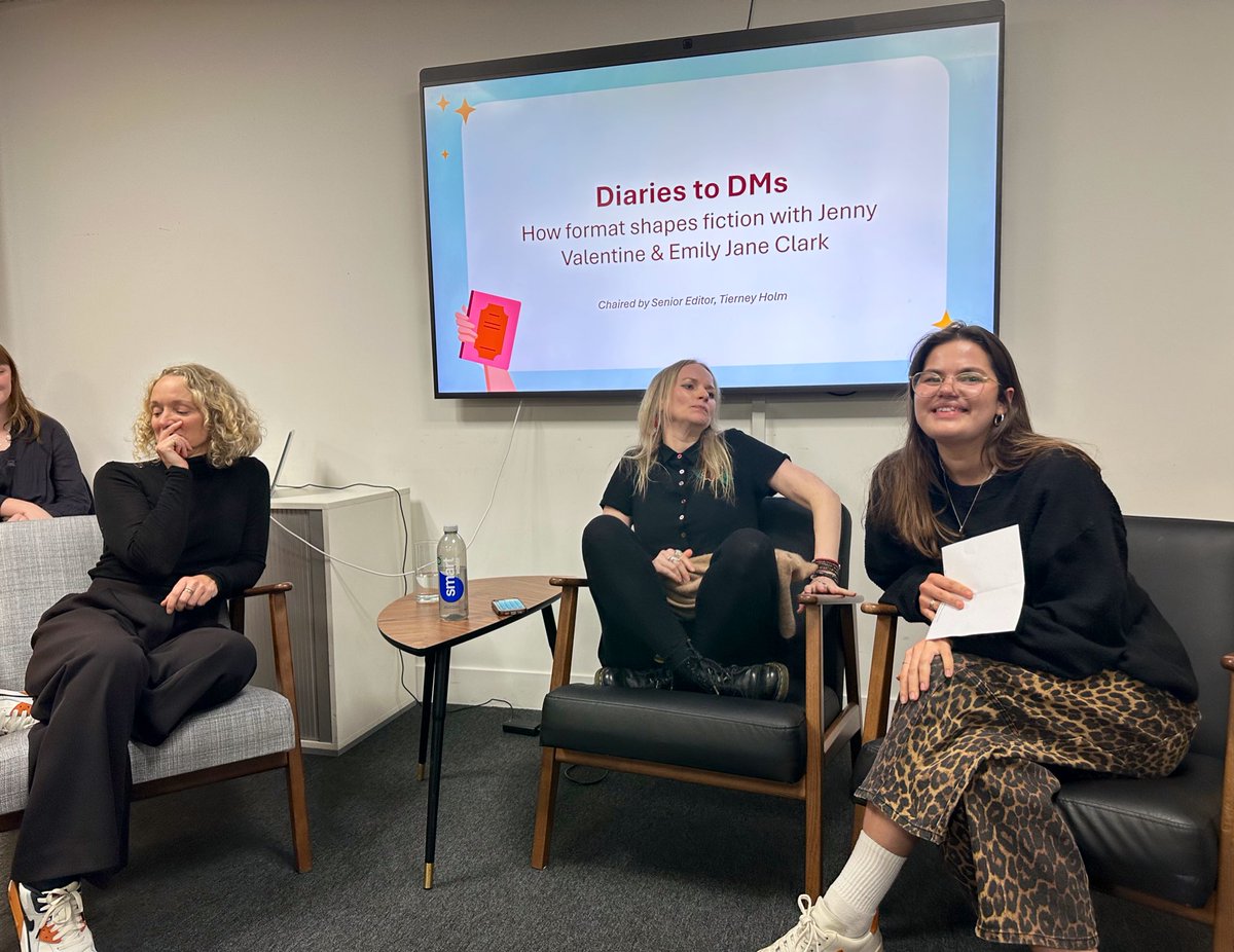 <a href="/mrsnicolabaker/">Nicola Baker</a> <a href="/ABelloWrites/">Abiola Bello</a> <a href="/annabelwriter/">A.F. Steadman</a> I’m so sorry but this is the FUNNIEST accidental photo I’ve taken- sorry <a href="/EmilyJaneClark/">Emily-Jane has a Knobbly Bottom (book!)</a> &amp; Jenny Valentine- but it’s so fitting as these two new books sound like a riot of love, laughs and life!