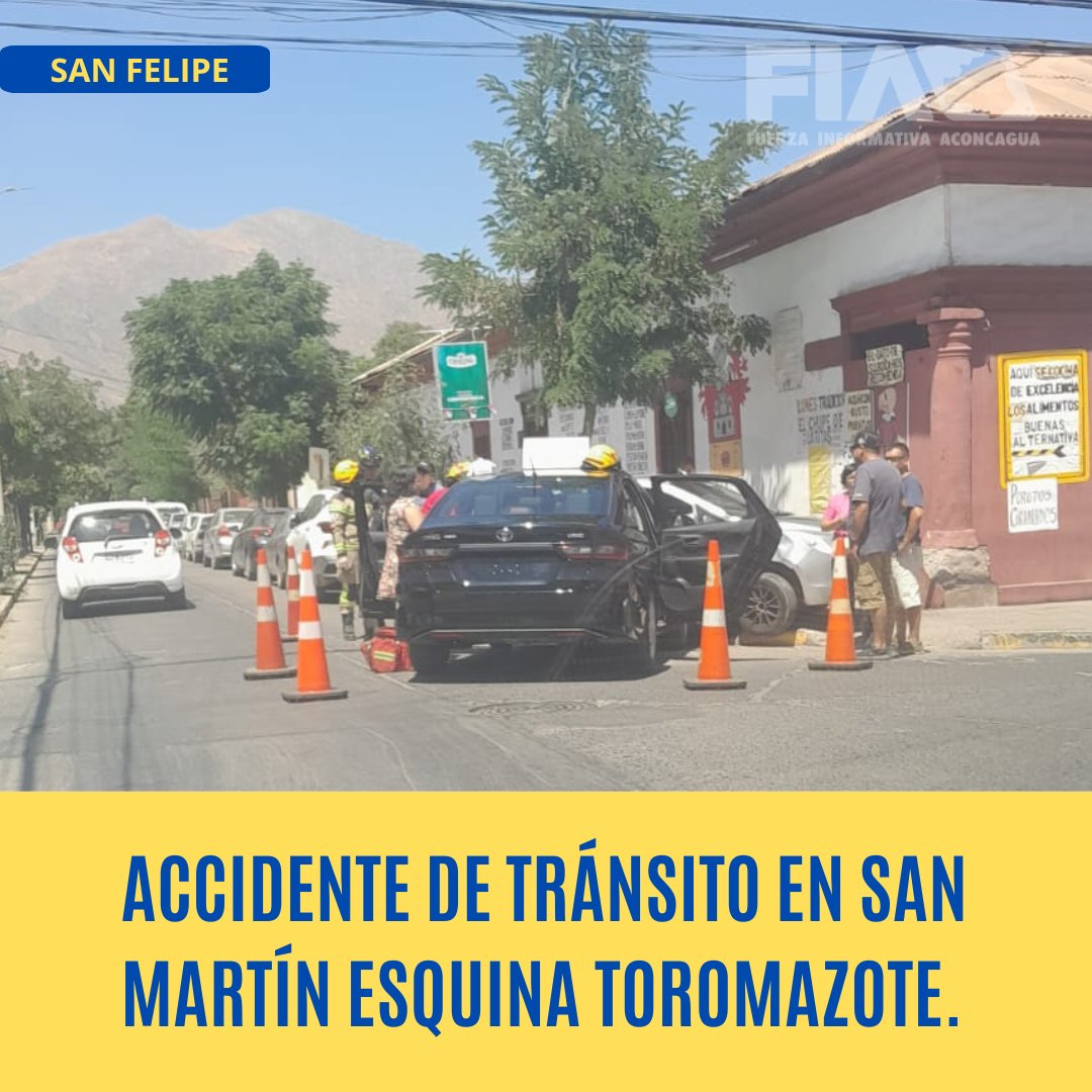 aconcaguaradio's tweet photo. Choque entre un colectivo y un vehículo en la esquina de San Martín con Toromazote. https://t.co/C7u9CNZl5S