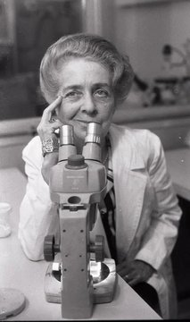 This neuroscientist worked until she was 103.

She also:

• Won a Nobel Prize at 77
• Became a senator at 92
• Stayed mentally sharp into her 100s

Her secret? 5 daily habits that prevented brain aging: 🧵