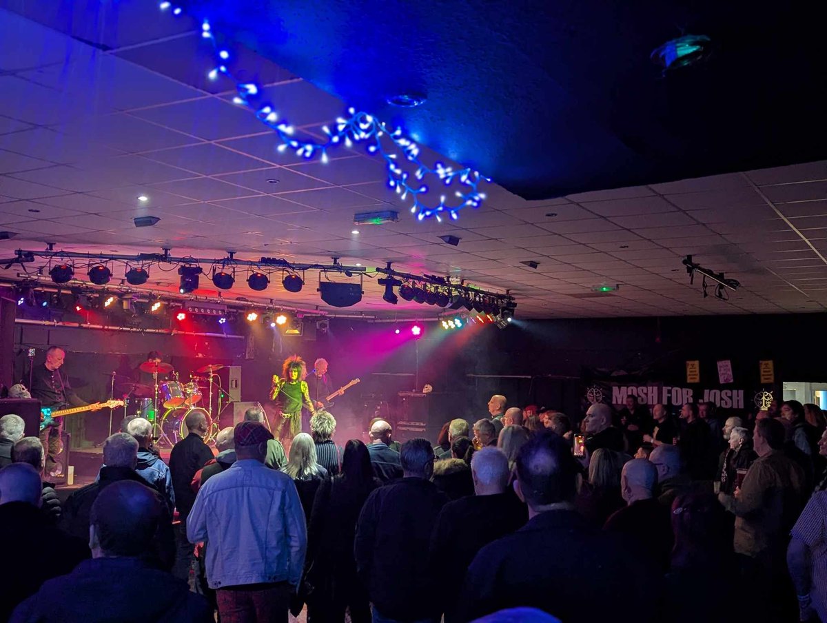 Great gig last night at O'Rileys organised by The Breakfast Club feat Lizzie &amp; The Banshees &amp; <a href="/Ted_Key/">Ted Key</a> &amp; the VIPs. 
<a href="/livemusicinhull/">Live Music In Hull</a> <a href="/gr8musicvenues/">gr8MusicVenues</a> <a href="/bbcburnsy/">David Burns</a>