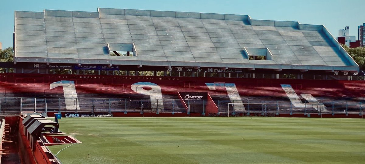 Hecha con el esfuerzo de todo un club y sus hinchas, sin la ayuda de ninguna junta militar.