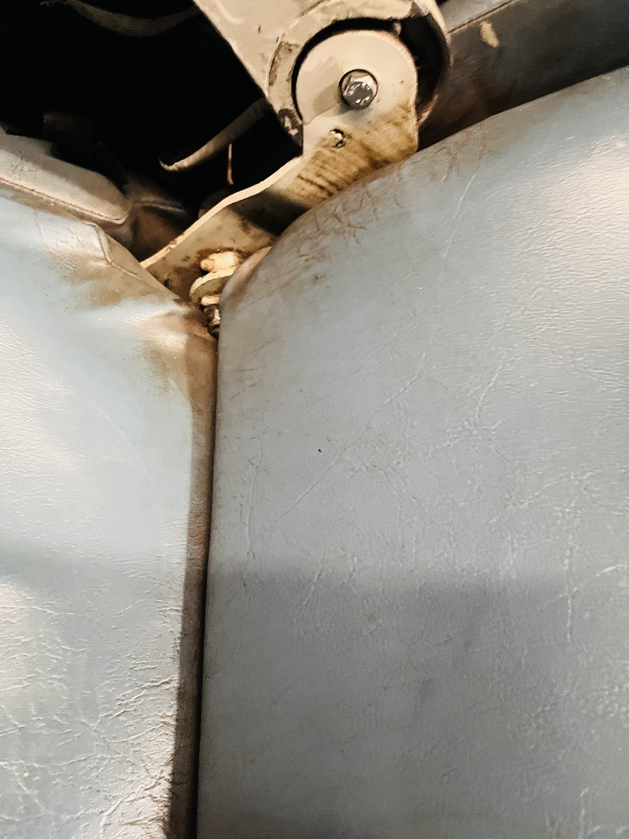 Shahquadir1998's tweet image. “Trains(12022) are so dirty! Not just the floors, but even the seats are in terrible condition. Basic cleanliness is a must! @RailMinIndia @CkpDrm @RailMinIndia @EasternRailway please look into this. Passengers deserve better. #CleanTrains #IndianRailways”