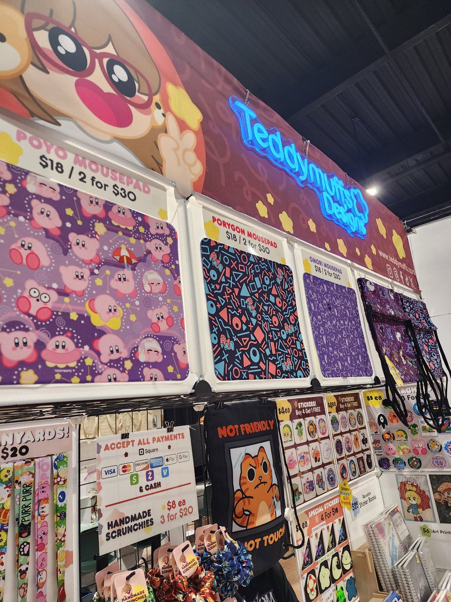 TeddyMuffs's tweet photo. All set up at @Setsucon this weekend! I'm table B14, hope to see you! Brought the new stuff 😉
#cosplay #setsucon #altoonapa #animecon #comiccon #artist #artistalley #cuteart #fanart #art https://t.co/DoSfhq7lKC
