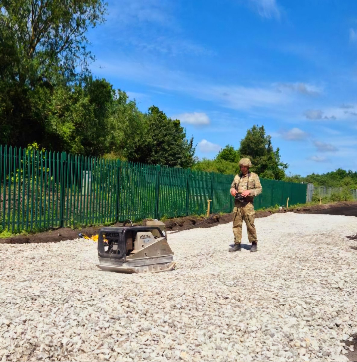 🇬🇧 507 STRE (Railways) (@507stre) on Twitter photo Reservist military railway engineers compacting ballast on a recent job at Darlington.
Find out more:
12ENGGP-REWorksGroup-RECRUITING@mod.gov.uk
#armyreserve #britisharmy
<a href="/Proud_Sappers/">Corps of Royal Engineers</a>
<a href="/8EngrBde/">8 Engineer Brigade</a> <a href="/65_group/">🇬🇧 65 Works Group RE</a> Reservist military railway engineers compacting ballast on a recent job at Darlington.
Find out more:
12ENGGP-REWorksGroup-RECRUITING@mod.gov.uk
#armyreserve #britisharmy
<a href="/Proud_Sappers/">Corps of Royal Engineers</a>
<a href="/8EngrBde/">8 Engineer Brigade</a> <a href="/65_group/">🇬🇧 65 Works Group RE</a>