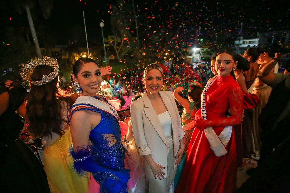 Trasciende60696's tweet photo. Da la bienvenida Estrella Palacios a las candidatas y candidatos a los reinados del Carnaval Mazatlán 2025 “La Perla” *** @GobDMazatlan 

https://t.co/MxY5cPd8Z3 https://t.co/2h38j40lzx