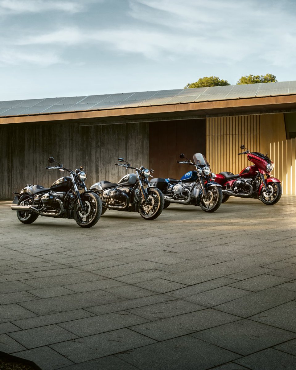 BMWMotorrad's tweet photo. Our new #BMWR18 squad. 😎 

Four revised models with even more customisation possibilities.
➡️ #Option719 accessory
➡️ Style blacked-out parts 

And further optional features to be discovered on our website:
https://t.co/tgV2Q5hoXc 

#MakeLifeARide #Soulfuel #BMWMotorrad https://t.co/CyDVVmyHpv