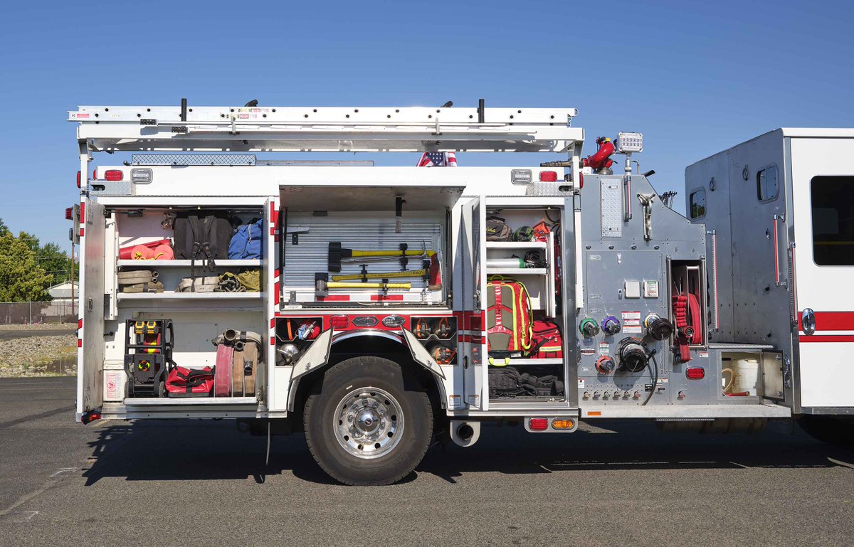 KMEFire's tweet photo. Our #truckofthemonth for February is this KME Custom Top Mount Pumper for the Yakima Fire Department! Learn more about these pumpers here https://t.co/ErBAAolXdn Buy a calendar here https://t.co/zLXBkhkvOL #KMEfire #firetruck #firefighter #yakimawa https://t.co/yBMG71tlTf