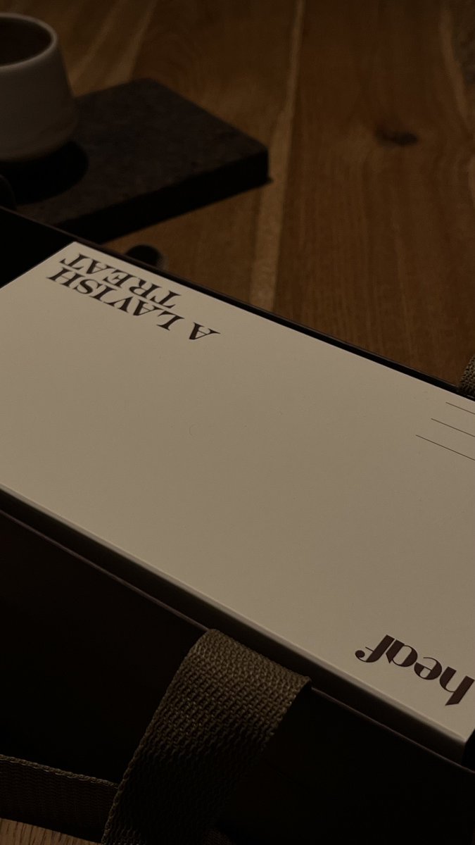 Romantic 🥥 tweet media