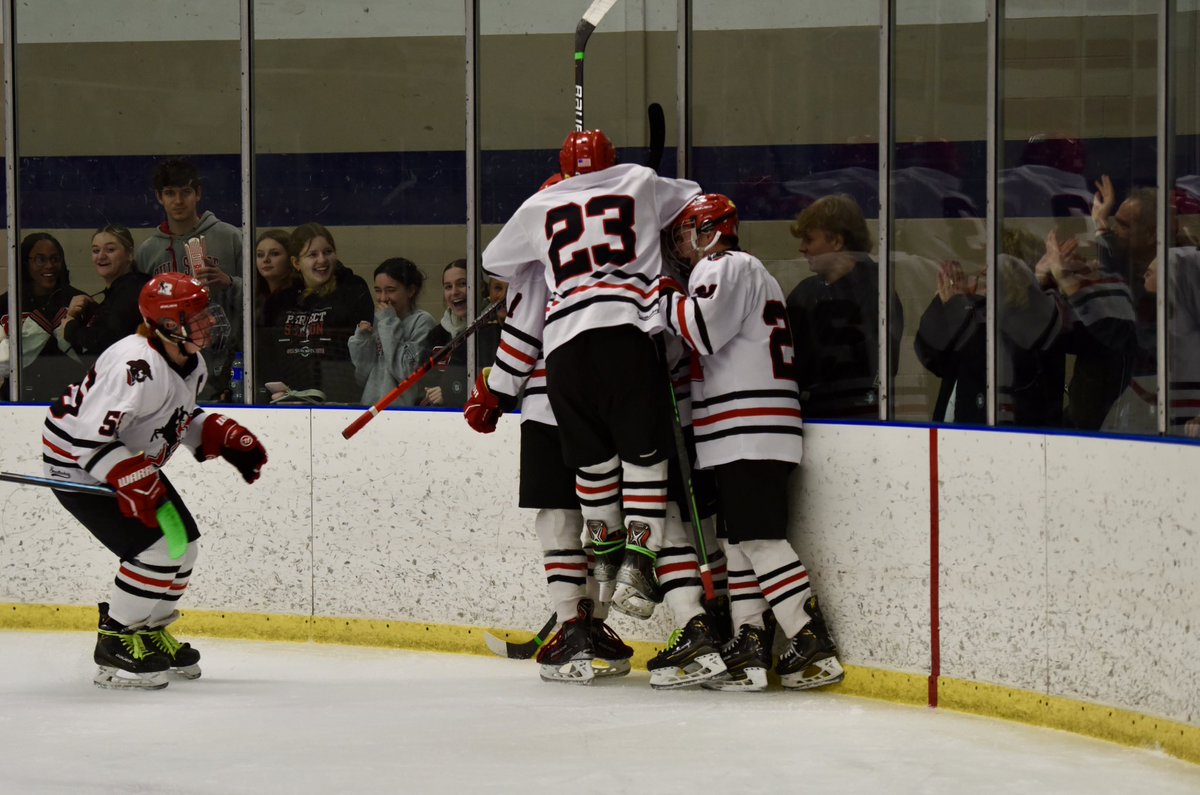 RoughRidersKENT's tweet photo. Kent takes down Stow 5-2 in front of a packed house! 🔥🏒 Carter Stevenson nets a 🧢 trick, Teddy Maccarone adds two, and Brooke Binder shuts it down with 19 saves. Rivalry win secured! #KentHockey #BigGameEnergy @HockeyRoosevelt https://t.co/LUFv5jkZOd