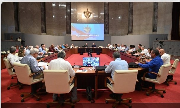 El Primer Ministro recordó que 2024 ha estado impactado por un conjunto de situaciones que han repercutido negativamente en la materialización de las Proyecciones de Gobierno, se logró indentificar y contener un conjunto de distorsiones y se redujeron sus impactos.