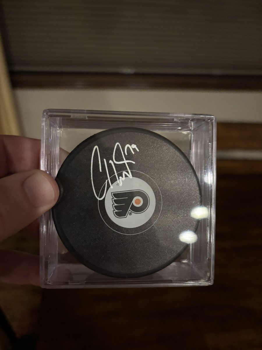 ncrank13's tweet photo. I opened my Carter Hart autographed puck with my kids last night and had to withhold some information from them to say the least. Innocent until proven guilty but will pass on putting this one into the collection for a little bit here! 😁 #Donation #UnderWraps @FansAuthentic https://t.co/HO13uZsWzg