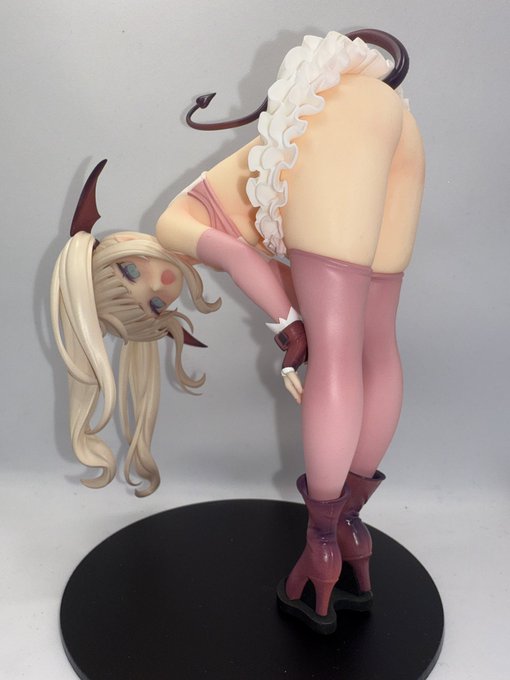 BLADE先生のピンクサキュバスちゃんふいぎゃー。
股間がおセンなので映せないやつ。
顔がめちゃかわいい✨️ 