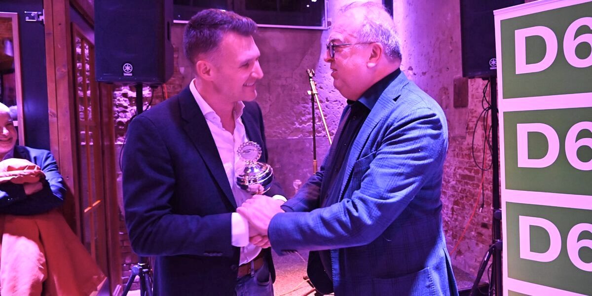 Frank S. Visser (@frankvisser1987) on Twitter photo Prachtig dat collega-fractievoorzitter <a href="/SebastiaanVeer/">Sebastiaan van der Veer</a> na nominatie nu ook gekozen is als Leids raadslid van het jaar! <a href="/jury071/">Jury071 - Leids Raadslid van het Jaar</a> roemt zijn werkwijze bij signalen uit de stad. CDA-inzet vanuit inhoud, fatsoen en nuance wordt daarmee -ook lokaal- gewaardeerd. Gefeliciteerd! π₯³ ππ»π Prachtig dat collega-fractievoorzitter <a href="/SebastiaanVeer/">Sebastiaan van der Veer</a> na nominatie nu ook gekozen is als Leids raadslid van het jaar! <a href="/jury071/">Jury071 - Leids Raadslid van het Jaar</a> roemt zijn werkwijze bij signalen uit de stad. CDA-inzet vanuit inhoud, fatsoen en nuance wordt daarmee -ook lokaal- gewaardeerd. Gefeliciteerd! π₯³ ππ»π
