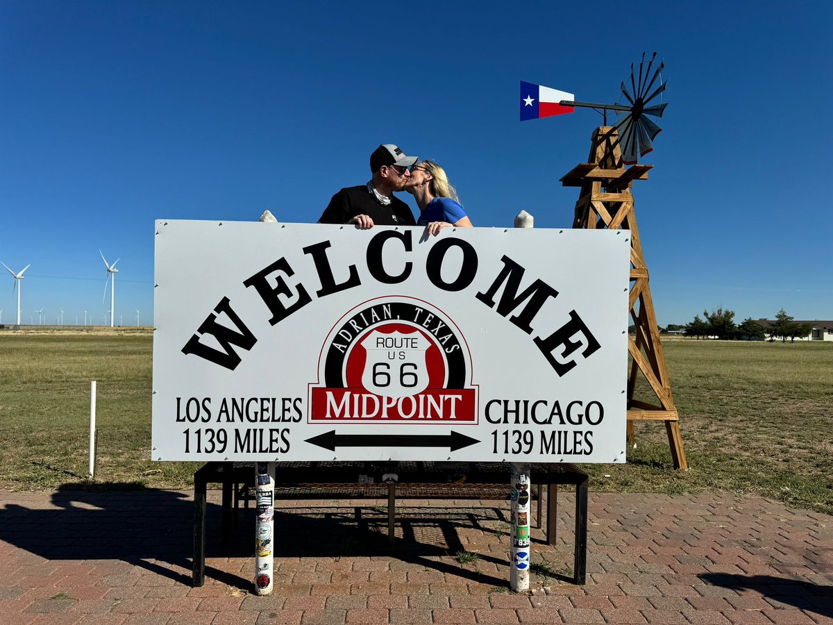 chris_foran's tweet photo. Route 66 Half way point https://t.co/kY9z4W887t