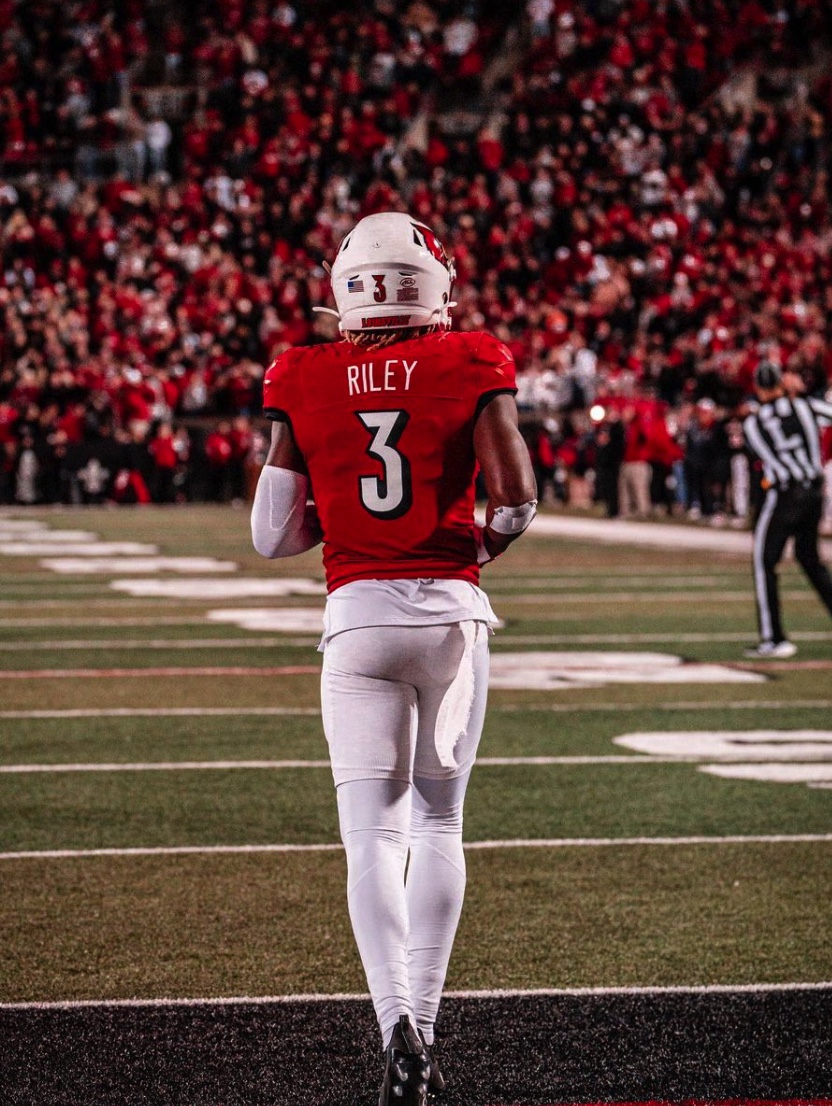 James Allen (@allenj2010) on Twitter photo Extremely blessed to receive an offer from the University of Louisville!!
<a href="/MarkIvey90/">Coach Mark Ivey</a>
<a href="/JeffBrohm/">Jeff Brohm</a>
<a href="/ULFBRecruiting/">Louisville FB Recruiting</a>
<a href="/VilleUpdates/">Louisville Updates</a>
<a href="/MarshallMcDuf14/">Marshall McDuffie</a>
<a href="/BayAreaLAB/">Coach “Quake” Joseph</a>
<a href="/Coach_B5/">Tez Brinson</a>
<a href="/ChadSimmons_/">ChadSimmons</a>
<a href="/adamgorney/">Adam Gorney</a>
<a href="/SWiltfong_/">Steve Wiltfong</a>
<a href="/TomLuginbill/">Tom Luginbill 🇺🇸 🏈</a> Extremely blessed to receive an offer from the University of Louisville!!
<a href="/MarkIvey90/">Coach Mark Ivey</a>
<a href="/JeffBrohm/">Jeff Brohm</a>
<a href="/ULFBRecruiting/">Louisville FB Recruiting</a>
<a href="/VilleUpdates/">Louisville Updates</a>
<a href="/MarshallMcDuf14/">Marshall McDuffie</a>
<a href="/BayAreaLAB/">Coach “Quake” Joseph</a>
<a href="/Coach_B5/">Tez Brinson</a>
<a href="/ChadSimmons_/">ChadSimmons</a>
<a href="/adamgorney/">Adam Gorney</a>
<a href="/SWiltfong_/">Steve Wiltfong</a>
<a href="/TomLuginbill/">Tom Luginbill 🇺🇸 🏈</a>