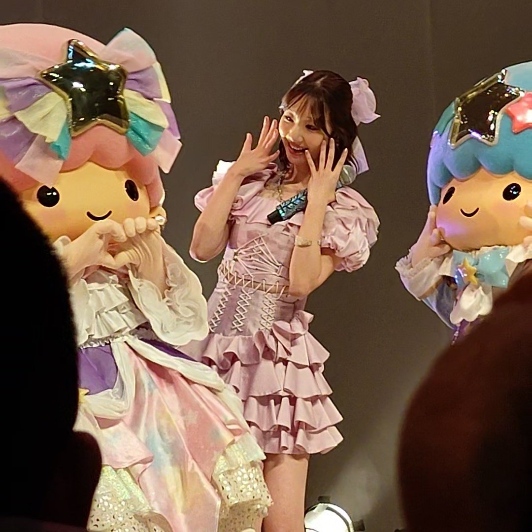 yukiusaaaaaa's tweet photo. 推し活ピューロランドフェス💖
大好きなピューロランドで推しに会えるなんて最高過ぎた😭💕夜は別のライブあるけど無理して来て良かった…キキララにテンションMAXのゆきりん面白かった🤣❣️
#柏木由紀 https://t.co/g59bl7XhVP