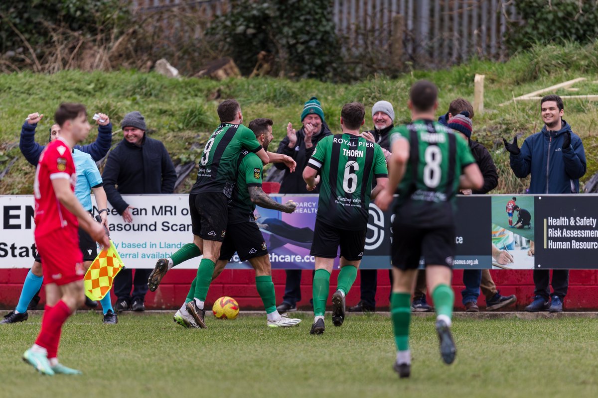 Sgorio โฝ๏ธ (@sgorio) on Twitter photo Triphwynt enfawr i Aber!
Aberystwyth secure a massive three points against Briton Ferry in their fight for survival ๐
<a href="/AberystwythTown/">CPD Tref Aberystwyth Town FC</a> | #JDCymruPremier Triphwynt enfawr i Aber!
Aberystwyth secure a massive three points against Briton Ferry in their fight for survival ๐
<a href="/AberystwythTown/">CPD Tref Aberystwyth Town FC</a> | #JDCymruPremier