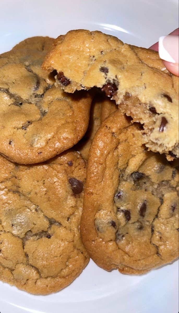 Lunaisjustagirl's tweet image. dream binge food poll