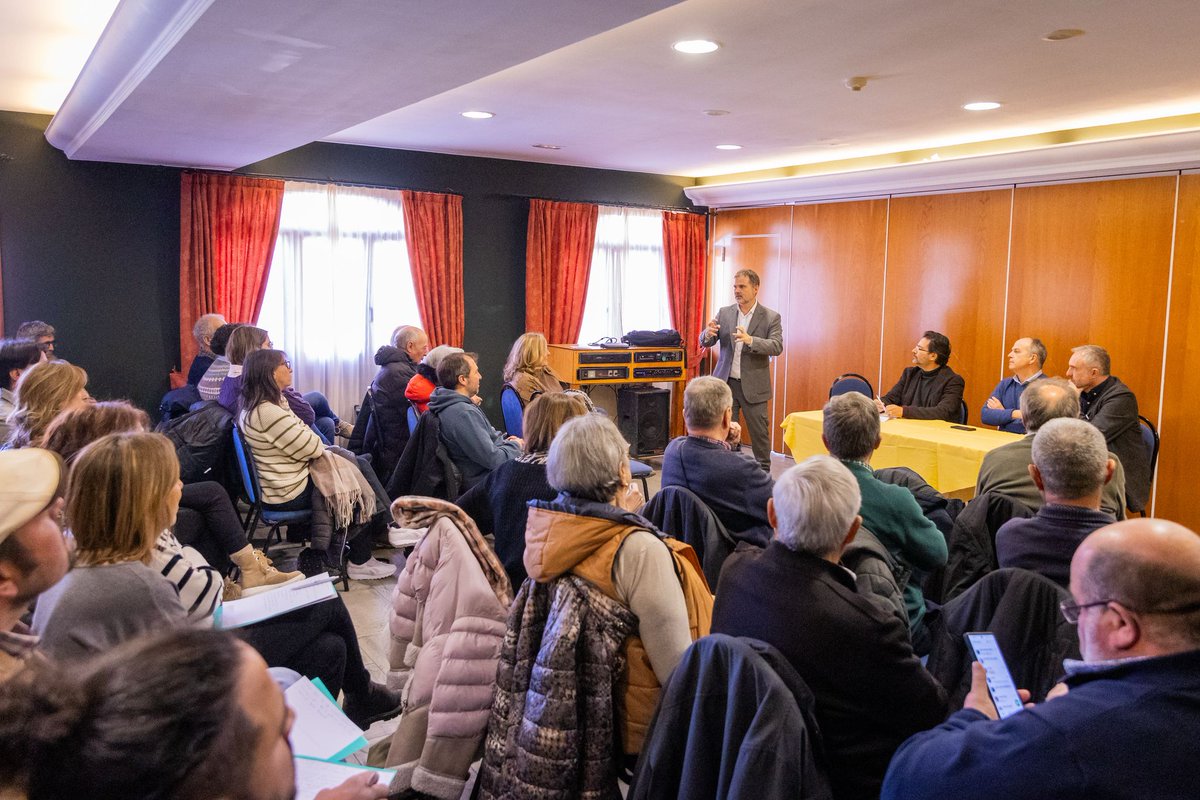 Una jornada molt profitosa a Escaló on compartir neguits i reptes pel futur del Pirineu. I on el clam pel retorn de l'helicòpter medicalitzat ha estat ben present. Tenim els mateixos drets, volem els mateixos serveis. (📸 <a href="/nuriacamera/">Núria</a>)
