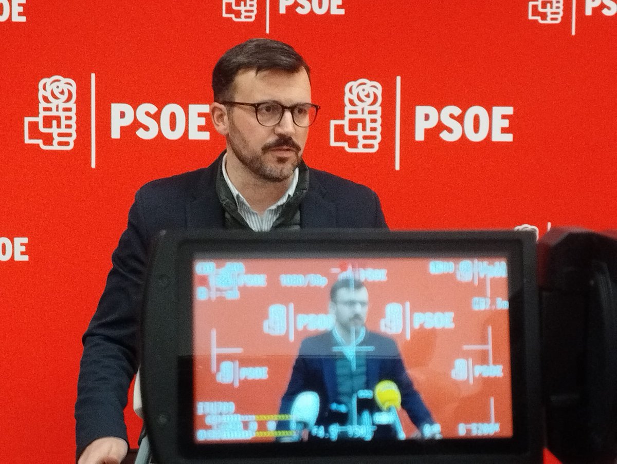 jsalinares's tweet photo. 📢 El @linarespsoe destapa la realidad tras la propaganda del PP

El PP vende humo con fotos y promesas vacías, mientras Linares sufre su mala gestión.

📍Obras paralizadas: C/Baños sin acabar, Linarejos sin dirección técnica y la reforma del Periquito Melchor costará 1M más https://t.co/TutlPraaW8