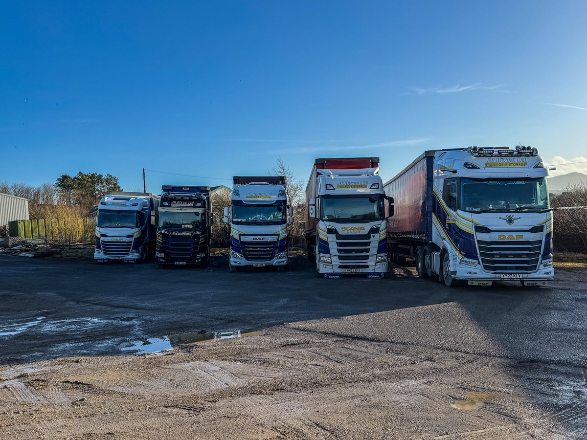 Nice to see all the trucks in the yard at the same time for once it’s been a while. The mighty <a href="/DAFTrucksUK/">DAF Trucks UK 🇬🇧</a> and <a href="/ScaniaUK/">Scania UK</a> looking awesome in the sun. Tomorrow will consist of washing and polishing then loading for Inverness on Monday #jrdixon #jrdstyle