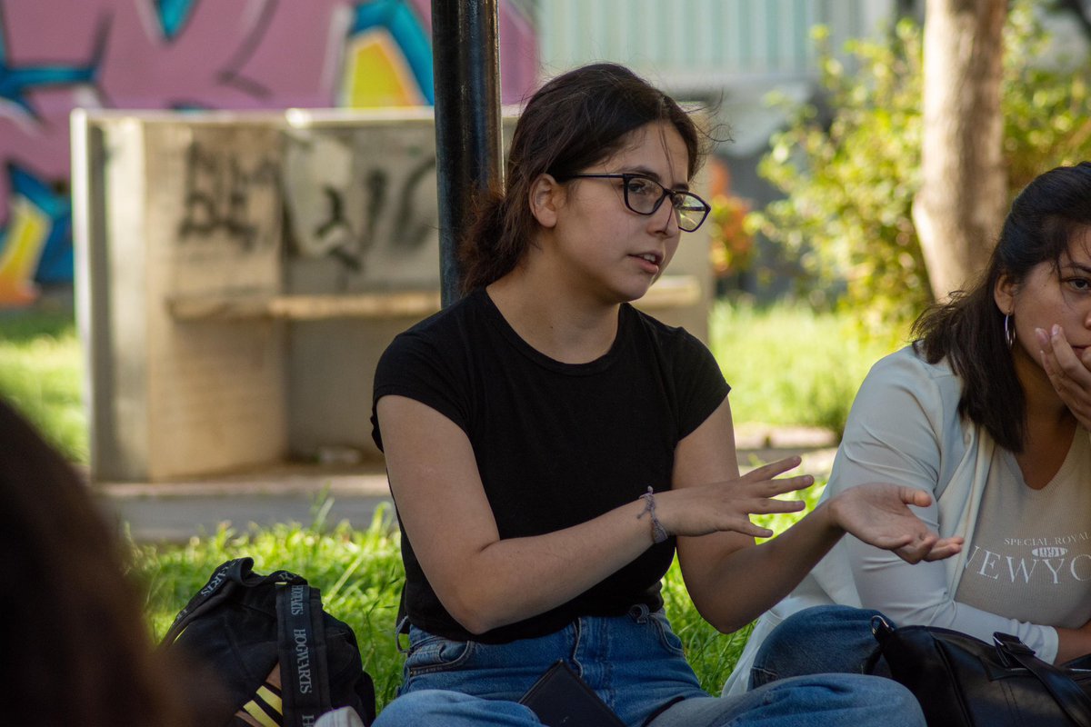 emafernaandez's tweet photo. Ayer compartimos una gran tarde con jóvenes comodorenses donde debatimos de los temas que les preocupan de la ciudad y el país. 

Es vital seguir incluyendo a los jóvenes en la discusión política para el desarrollo y el futuro de nuestro país. https://t.co/nF7lcZvFIq
