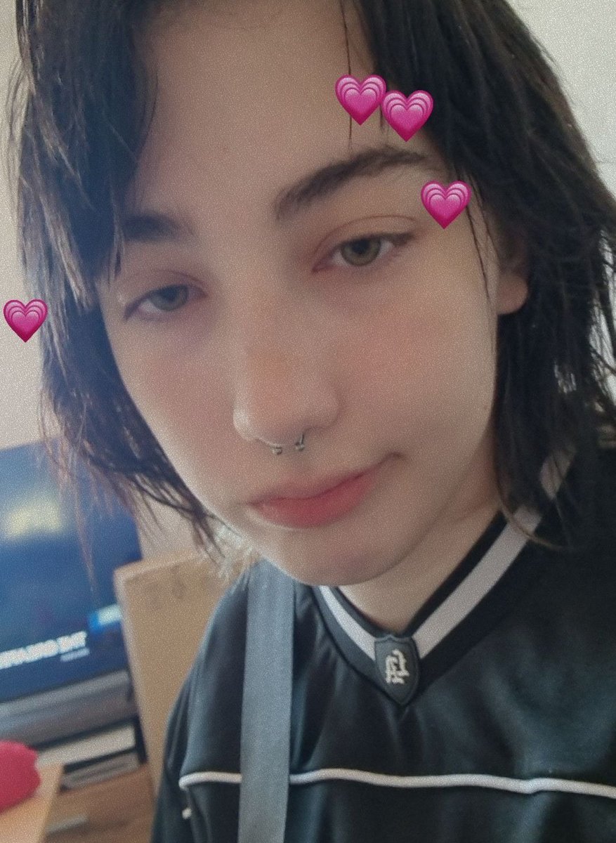 k1ssykyo's tweet photo. It's so sweet, knowing that you love me ♡ ‧₊˚ ⋅ ౨ৎ ‧₊ .ᐟ
#Day1SelcaDay #D1SC #ELAYA #엘라야 #REWIND #리와인드 #DAY1 https://t.co/buvpKHro4k