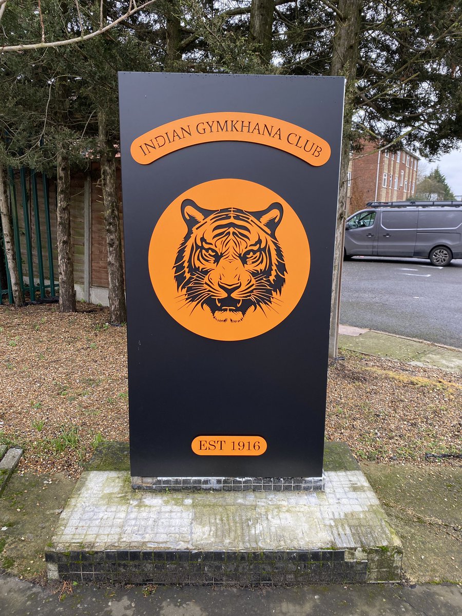 undercoverhop tweet media