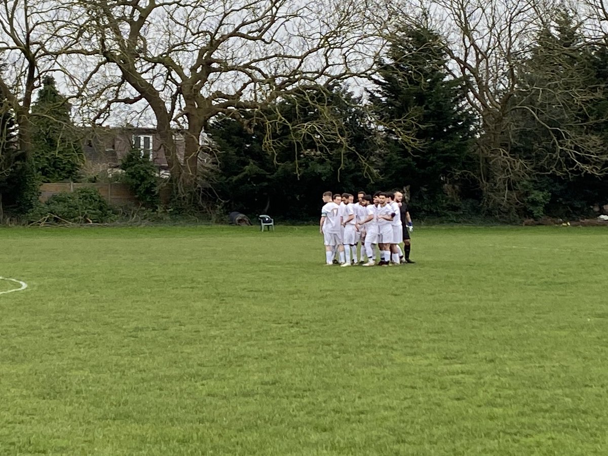 undercoverhop tweet media