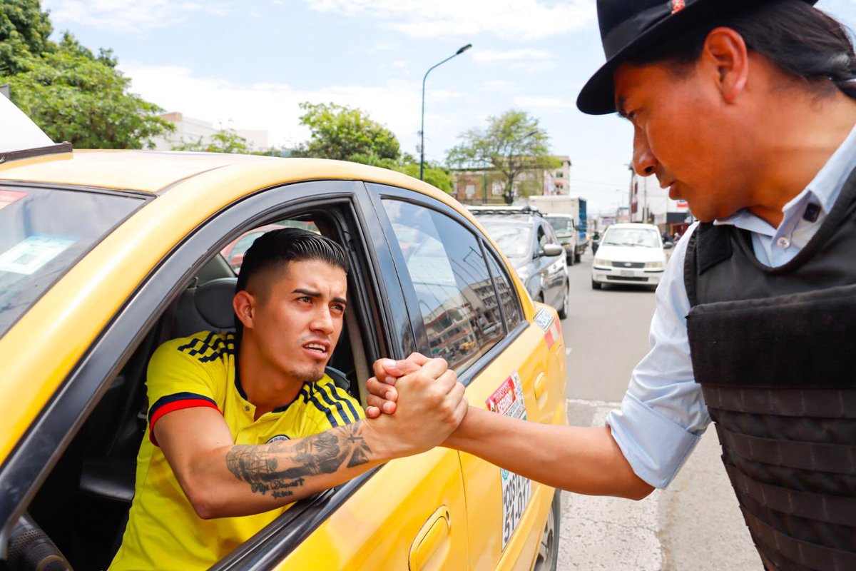 LeonidasIzaEc's tweet photo. Recorrer la cálida capital manabita me llena de emoción.

Una ciudad renovada, con gente trabajadora y honrada. Hay tanto que hacer por Portoviejo, por Manabí. 

Gracias portovejenses por recibirme con los brazos abiertos. Pronto tendremos un país de justicia y dignidad.

#LeonidasPresidente