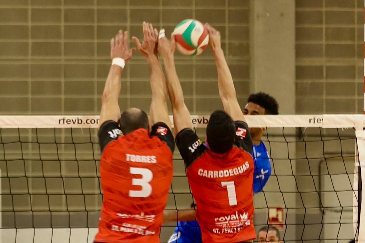 RFEVB's tweet photo. 🏐🚹Superliga Masculina | Valioso triunfo de @cvmelilla para seguir creciendo en la clasificación de la #SVMVB2425
@cvspsp no pudo aprovechar el factor cancha
Estadísticas en https://t.co/08G7z3hca3 https://t.co/EhNuDGFqR1