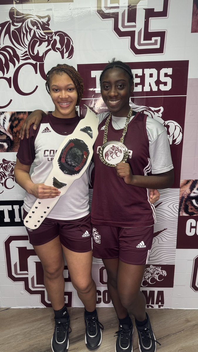 🚨POST GAME AWARDS🚨
🏀Game Vs Meridian CC 
💪🏾DAWG of the GAME: <a href="/naraaaaaa_ax/">Cy’Nara</a> 
🐅 HEART of a Lady Tiger: <a href="/tdhaqt_/">Toniah Watts</a>