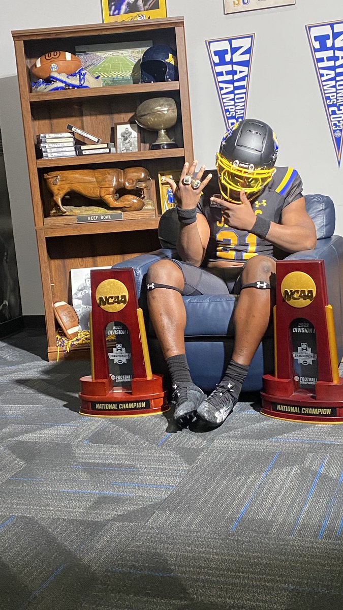 Daniel Bradley (@dann_y17) on Twitter photo I can get used to these💍 <a href="/WWHS_Football/">Windermere Football</a> <a href="/CoachSmith100/">Coach Smith</a> <a href="/CoachLoganMcc/">Logan Mc Cormick</a> <a href="/JackIllustrated/">Jackrabbit_Illstrtd</a> <a href="/CoachDtjackson/">Dan Jackson</a> I can get used to these💍 <a href="/WWHS_Football/">Windermere Football</a> <a href="/CoachSmith100/">Coach Smith</a> <a href="/CoachLoganMcc/">Logan Mc Cormick</a> <a href="/JackIllustrated/">Jackrabbit_Illstrtd</a> <a href="/CoachDtjackson/">Dan Jackson</a>