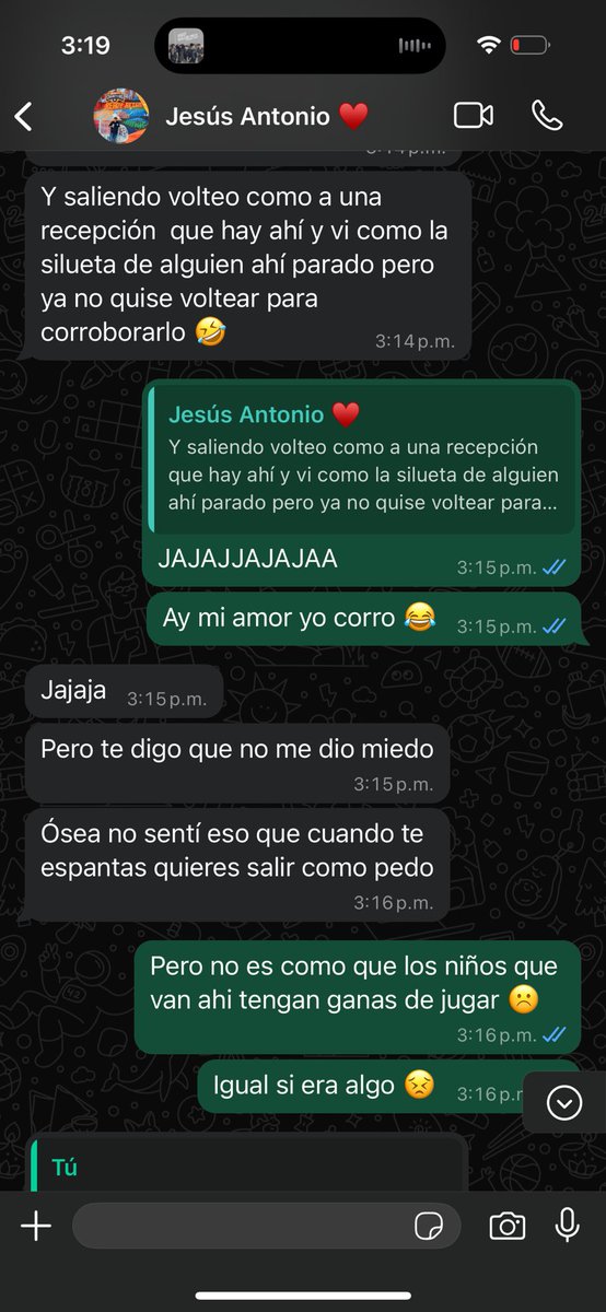 dangvr's tweet photo. La primera espantada de Chuy en su trabajo 👻 https://t.co/y4XqNDjHr0