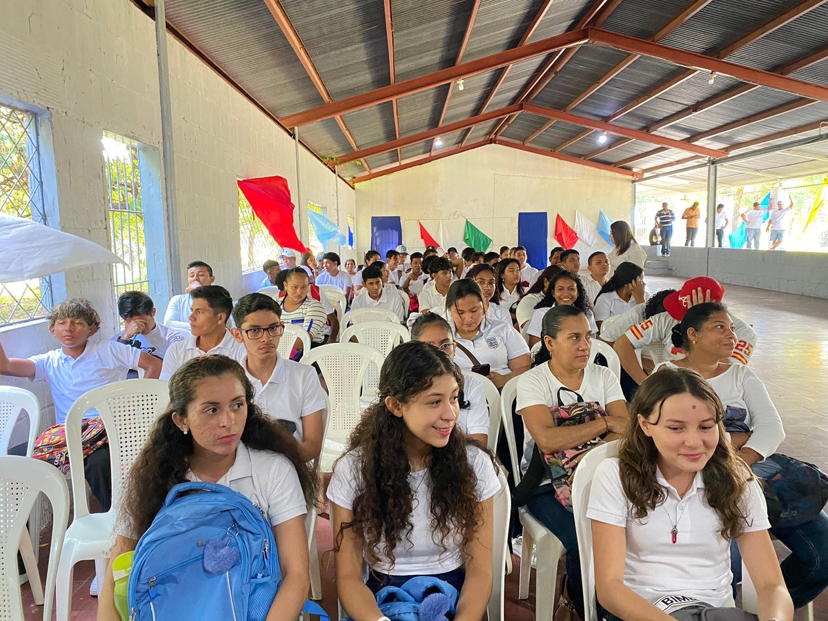 En Esperanzas y Victorias para un futuro mejor, iniciamos el Ciclo Escolar 2025 en las modalidades de Secundaria a Distancia en el Campo y Educación de Jóvenes y Adultos, con el protagonismo de la comunidad educativa de los centros educativos José Dolores Rivera (municipio de San