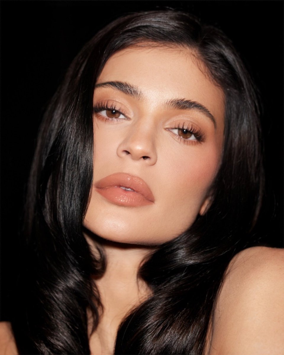 Kylie Cosmetics tweet media